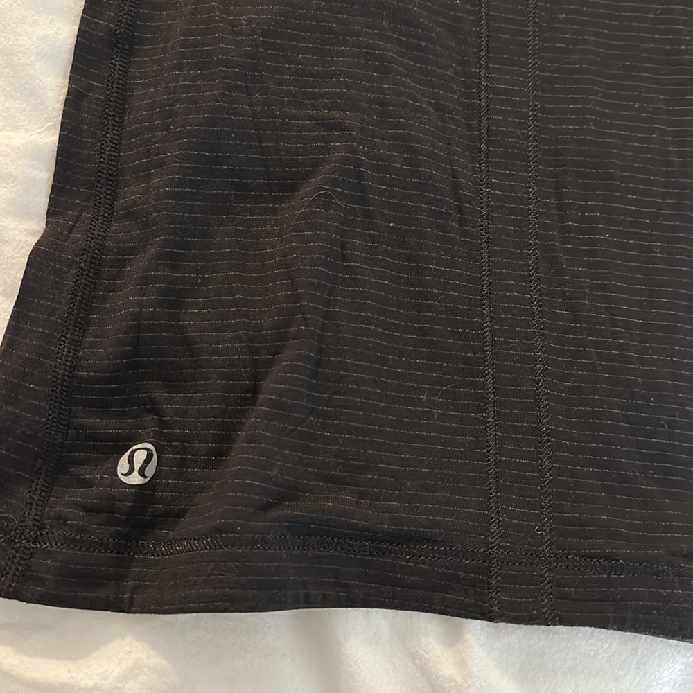lululemon t-shirt